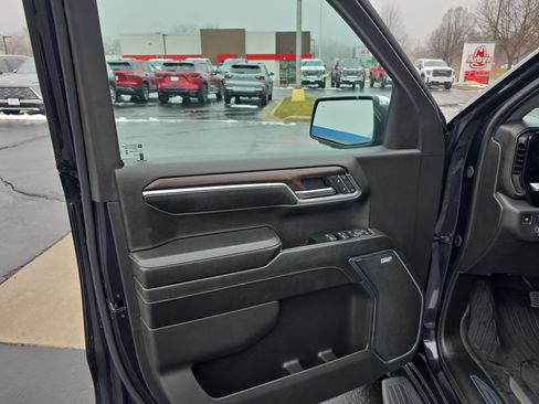 Certified 2024 GMC Sierra 1500 SLT w/ SLT Premium Plus Package image 16