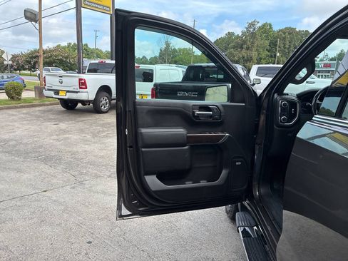 Used 2019 GMC Sierra 1500 SLT w/ SLT Premium Plus Package AWD/4WD image 9