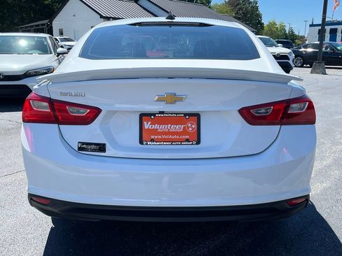 Used 2021 Chevrolet Malibu LS FWD image 9