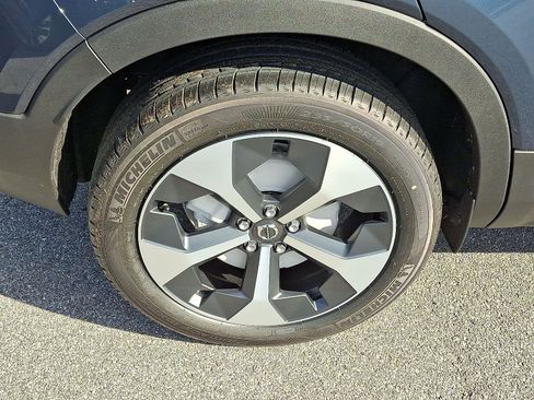 New 2026 Volvo XC40 B5 Core w/ Climate Package image 5