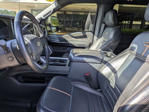 Used 2023 Ford F250 Platinum AWD/4WD image 16