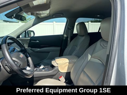 Used 2022 Cadillac XT4 Premium Luxury w/ Safety Alert Package AWD/4WD image 11