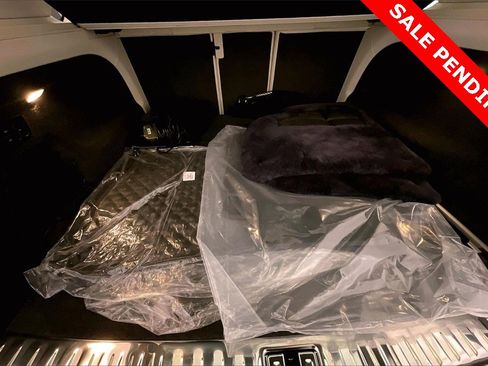 Used 2024 Bentley Bentayga Extended Wheelbase image 29