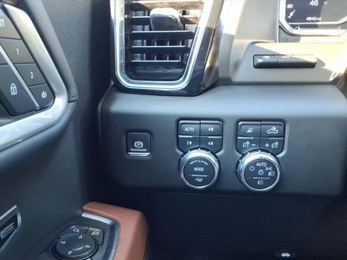 Certified 2025 GMC Sierra 1500 Denali Ultimate image 16