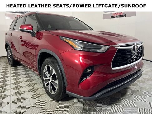 Used 2023 Toyota Highlander XLE FWD image 1