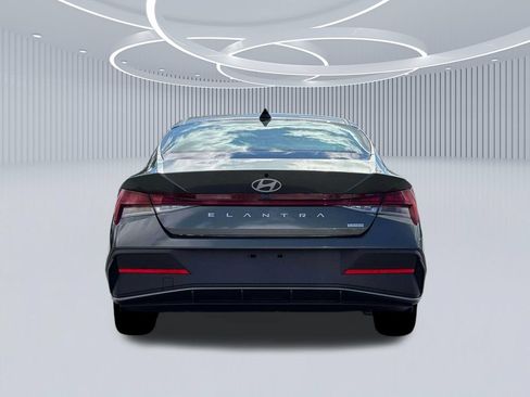 New 2026 Hyundai Elantra Hybrid FWD image 6