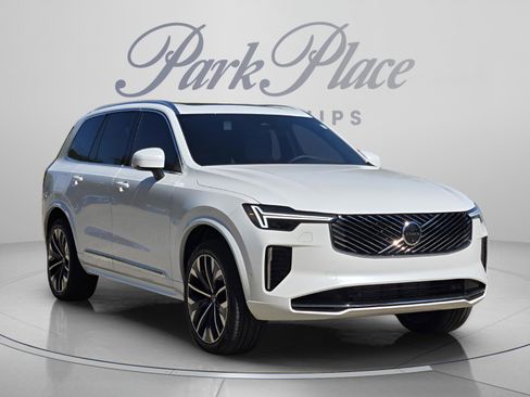 Certified 2025 Volvo XC90 T8 Plus w/ Protection Package Premier AWD/4WD image 8