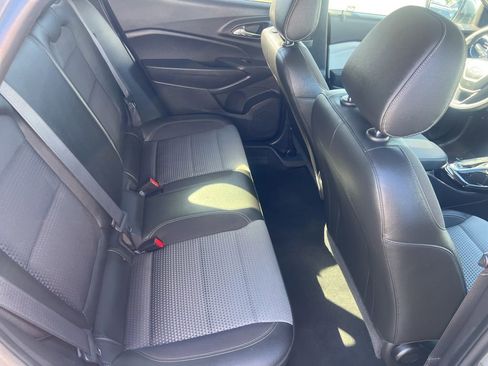 Used 2025 Chevrolet Trax LT image 38