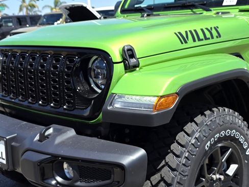 New 2025 Jeep Gladiator Willys image 7