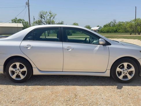Used 2012 Toyota Corolla S image 6
