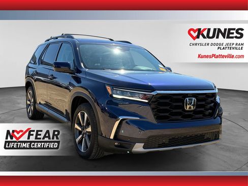 Used 2025 Honda Pilot Elite image 1