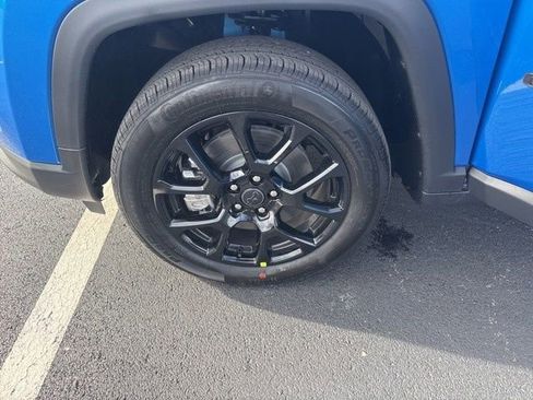 New 2026 Jeep Compass Latitude image 16