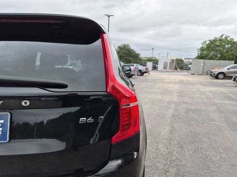 Used 2025 Volvo XC90 B6 Ultra w/ Protection Package Premier AWD/4WD image 11