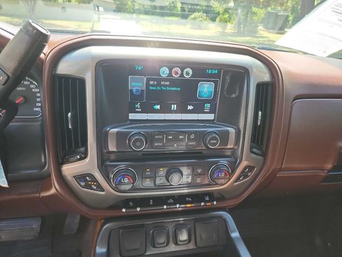 Used 2015 Chevrolet Silverado 2500 High Country w/ High Country Premium Package AWD/4WD image 23