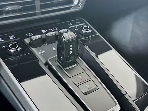 Certified 2024 Porsche 911 Carrera image 19