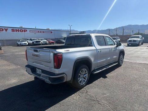Used 2021 GMC Sierra 1500 SLT w/ SLT Premium Plus Package AWD/4WD image 20
