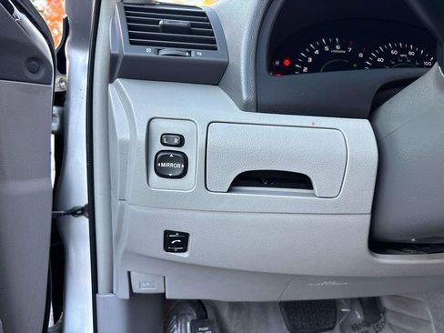 Used 2009 Toyota Camry LE image 12