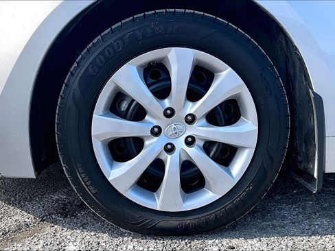 Used 2023 Toyota Corolla LE image 9