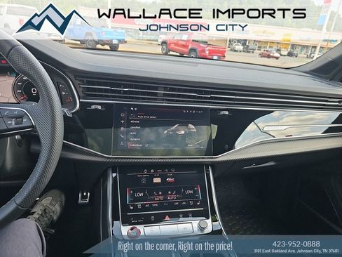 Used 2025 Audi SQ7 Premium Plus AWD/4WD image 13