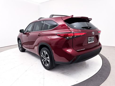 Used 2023 Toyota Highlander XLE image 17