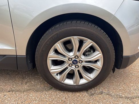 Certified 2020 Ford Edge Titanium image 4