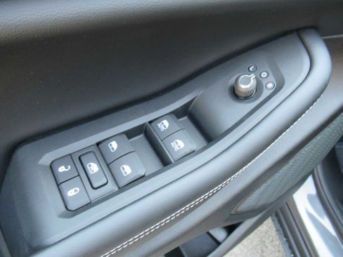 New 2025 Jeep Grand Cherokee L Laredo w/ Luxury Tech Group I image 17