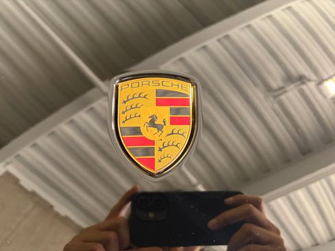 Certified 2026 Porsche Macan AWD/4WD image 12