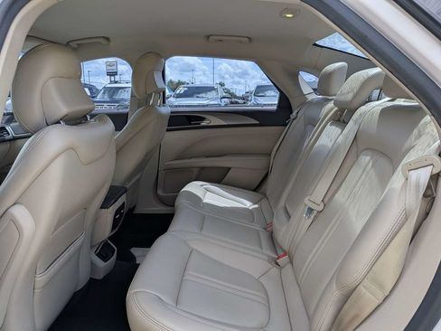 Used 2017 Lincoln MKZ Premiere FWD image 12