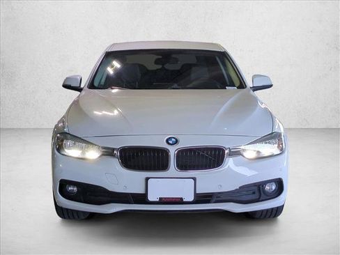 Used 2017 BMW 320i Sedan RWD image 2