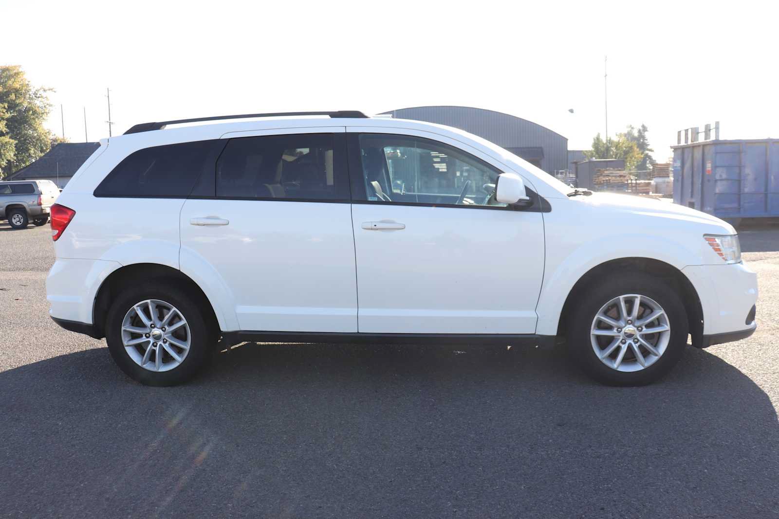 Used 2015 Dodge Journey SXT w/ Flexible Seating Group FWD image 4