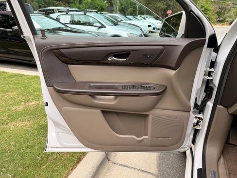 Used 2016 GMC Acadia Denali AWD/4WD image 21