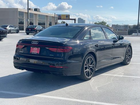 Used 2021 Audi A8 L 4.0T image 9