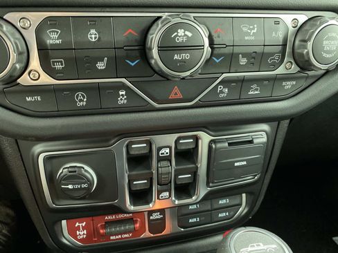 New 2026 Jeep Gladiator Mojave AWD/4WD image 13
