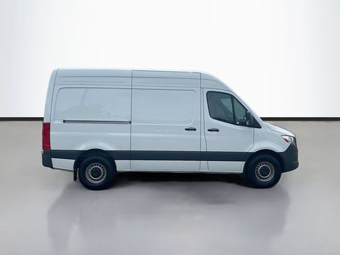 Used 2025 Mercedes-Benz Sprinter 2500 image 2