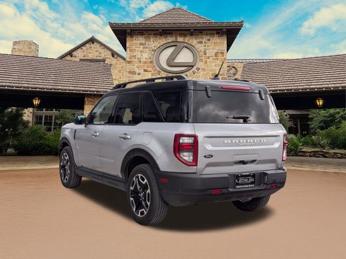 Used 2023 Ford Bronco Sport Outer Banks w/ Tech Package image 3