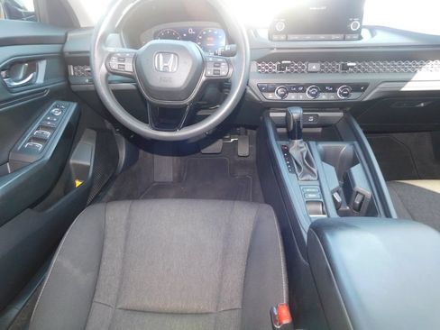 Used 2023 Honda Accord EX image 17