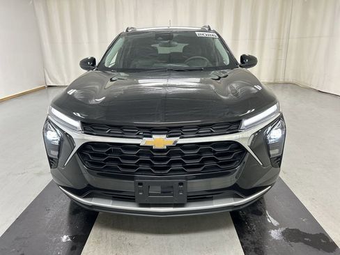 New 2026 Chevrolet Trax LT w/ Driver Confidence Package FWD image 3