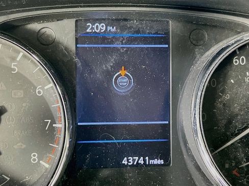 Used 2019 Nissan Rogue SV AWD/4WD image 12