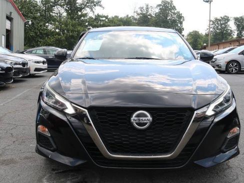 Used 2019 Nissan Altima 2.5 SR FWD image 2