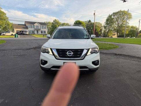 Used 2018 Nissan Pathfinder SV w/ SV Tech Package AWD/4WD image 3