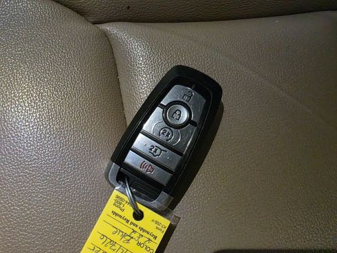 Used 2020 Ford Explorer XLT w/ Equipment Group 202A AWD/4WD image 10