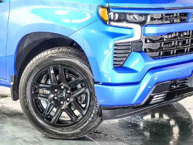 Used 2025 Chevrolet Silverado 1500 RST AWD/4WD image 4