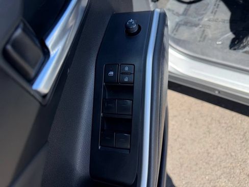 Used 2025 Toyota Highlander XSE AWD/4WD image 12
