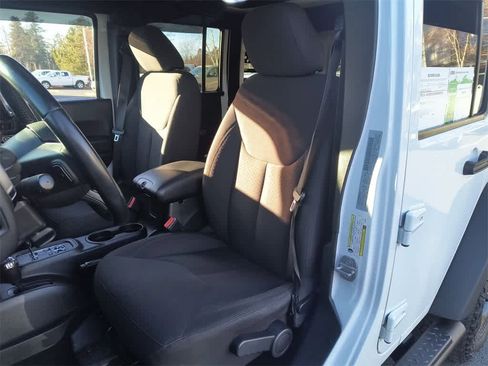 Used 2018 Jeep Wrangler Unlimited Sport S image 11