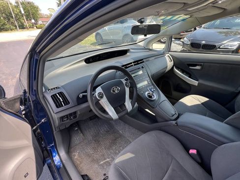 Used 2011 Toyota Prius Five image 11