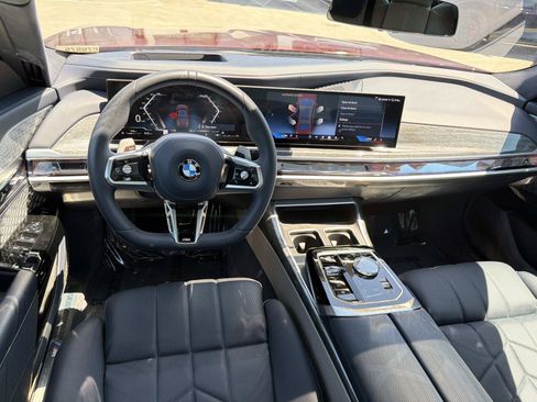 Used 2025 BMW 760i xDrive w/ Executive Package AWD/4WD image 29