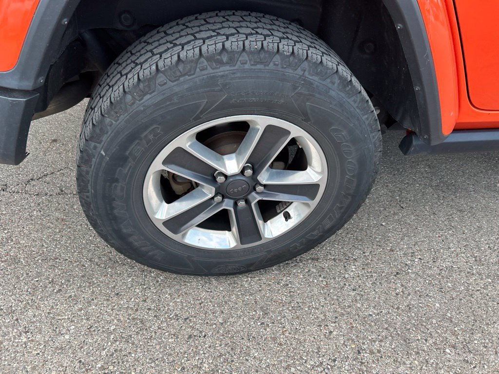 Used 2018 Jeep Wrangler Unlimited Sahara AWD/4WD image 13