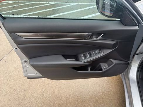 Used 2022 Honda Accord Sport image 11