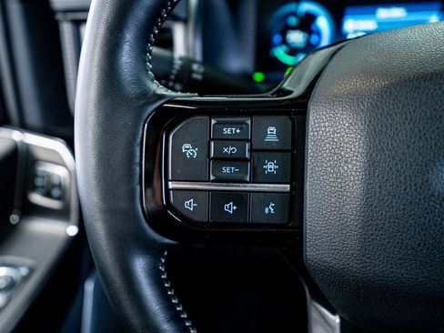 Used 2023 Ford F150 Lightning Platinum image 39