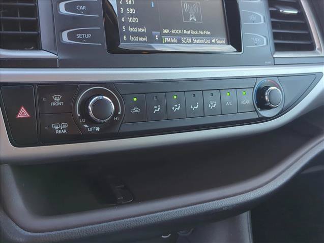 Used 2017 Toyota Highlander LE AWD/4WD image 18